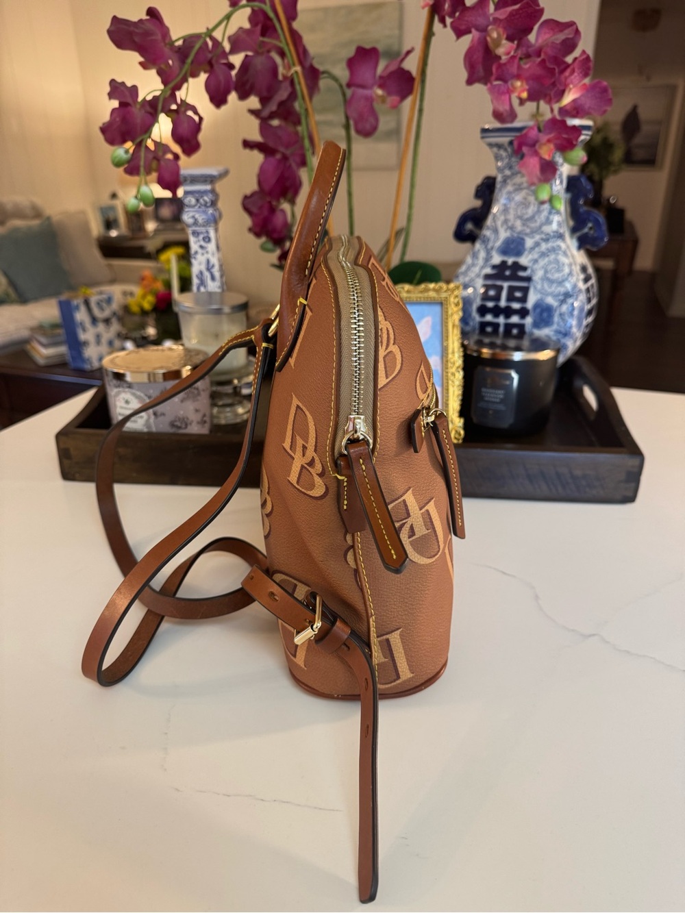 🤎 DOONEY & BOURKE SIGNATURE LEATHER BACKPACK! - Picture 3 of 13